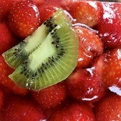 Áspic de fresas con kiwi