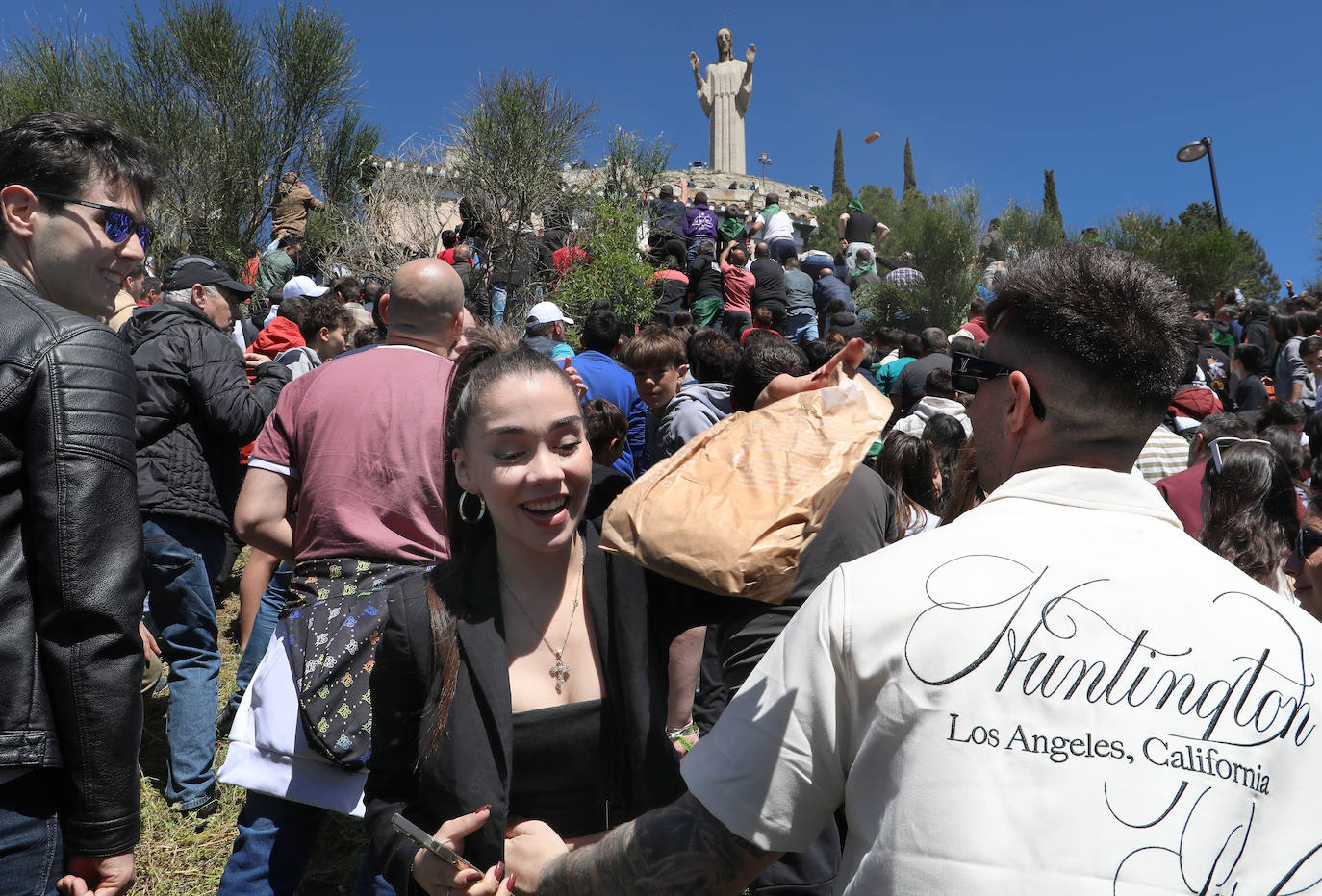 La pedrea de Cristo aúna tradición y el arte de coger bolsas