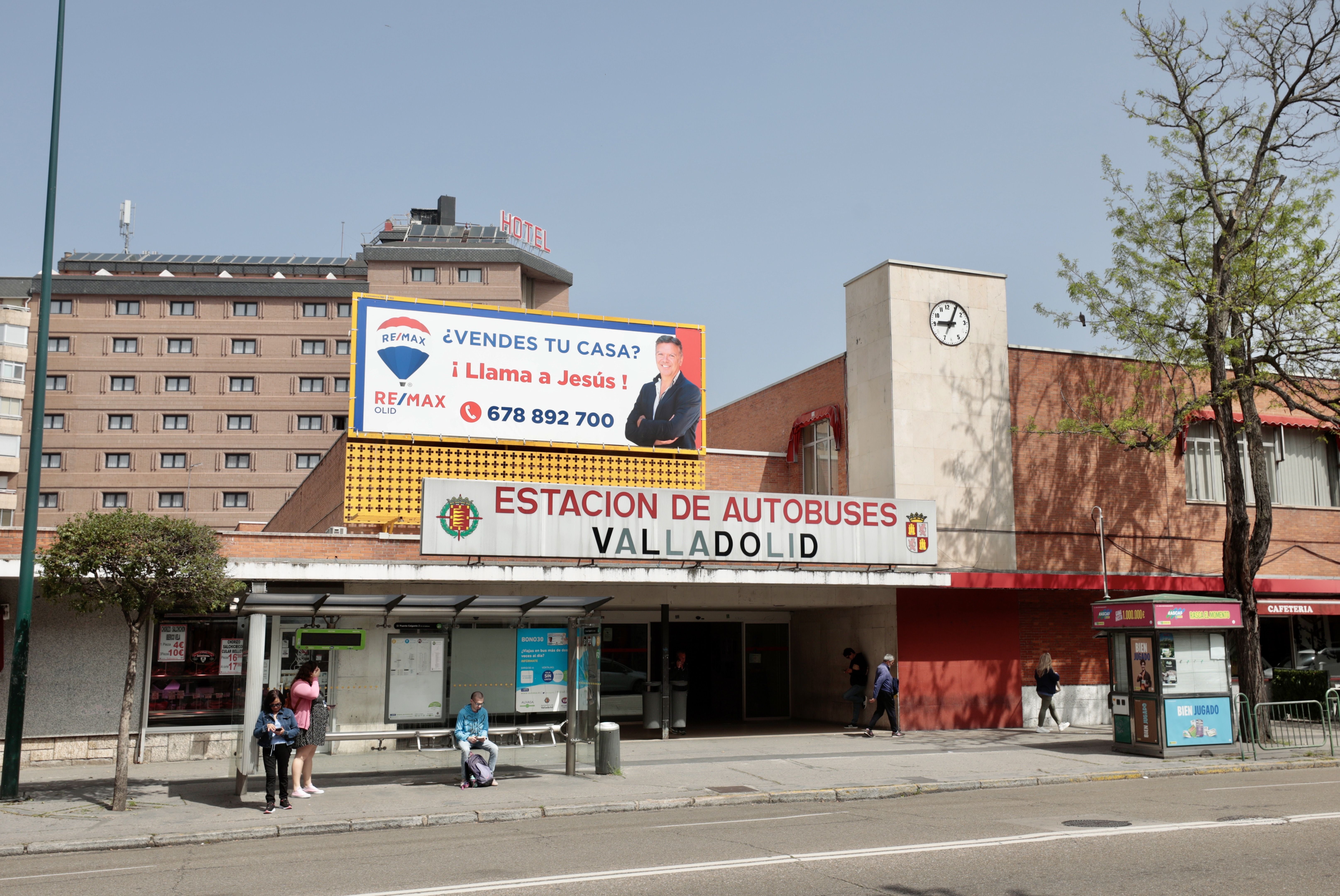 Fachada exterior de la estación de autobuses de Valladolid en la actualidad