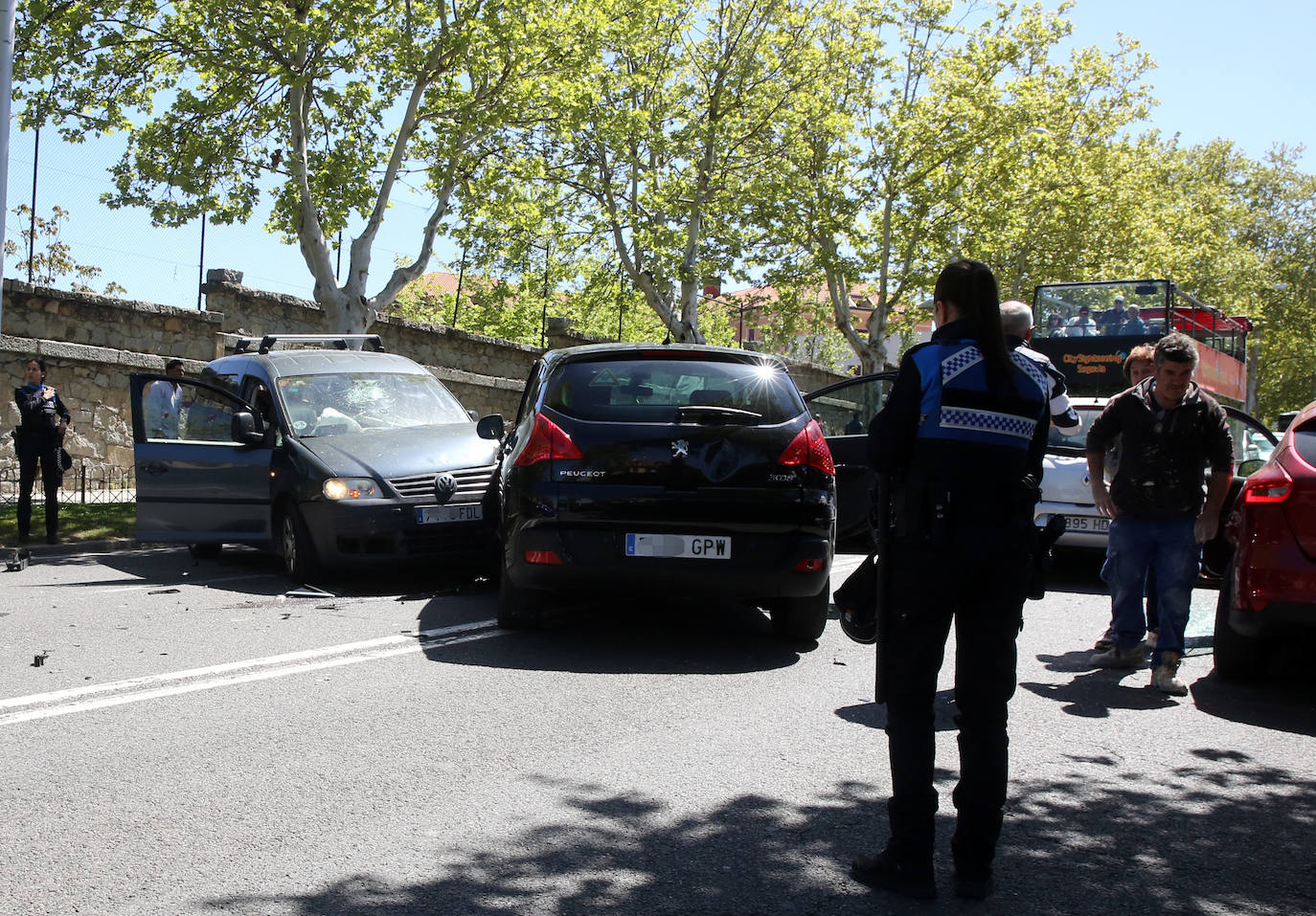 Fotografías del accidente en la avenida Padre Claret