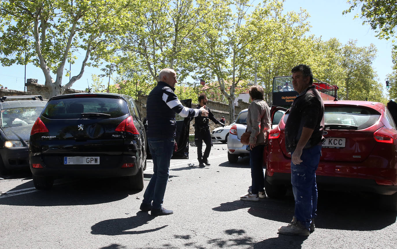 Fotografías del accidente en la avenida Padre Claret