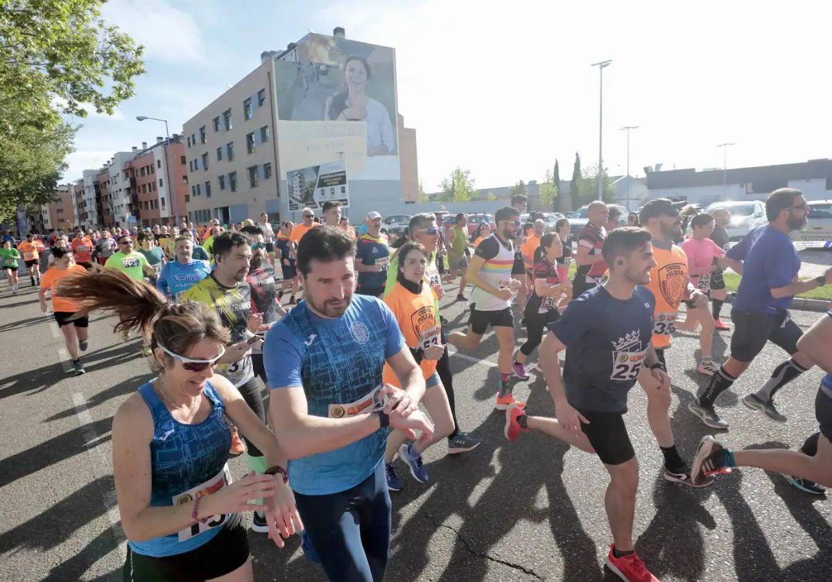 Corredores durante la pasada edición del Cross de la Policía Municipal de Valladolid