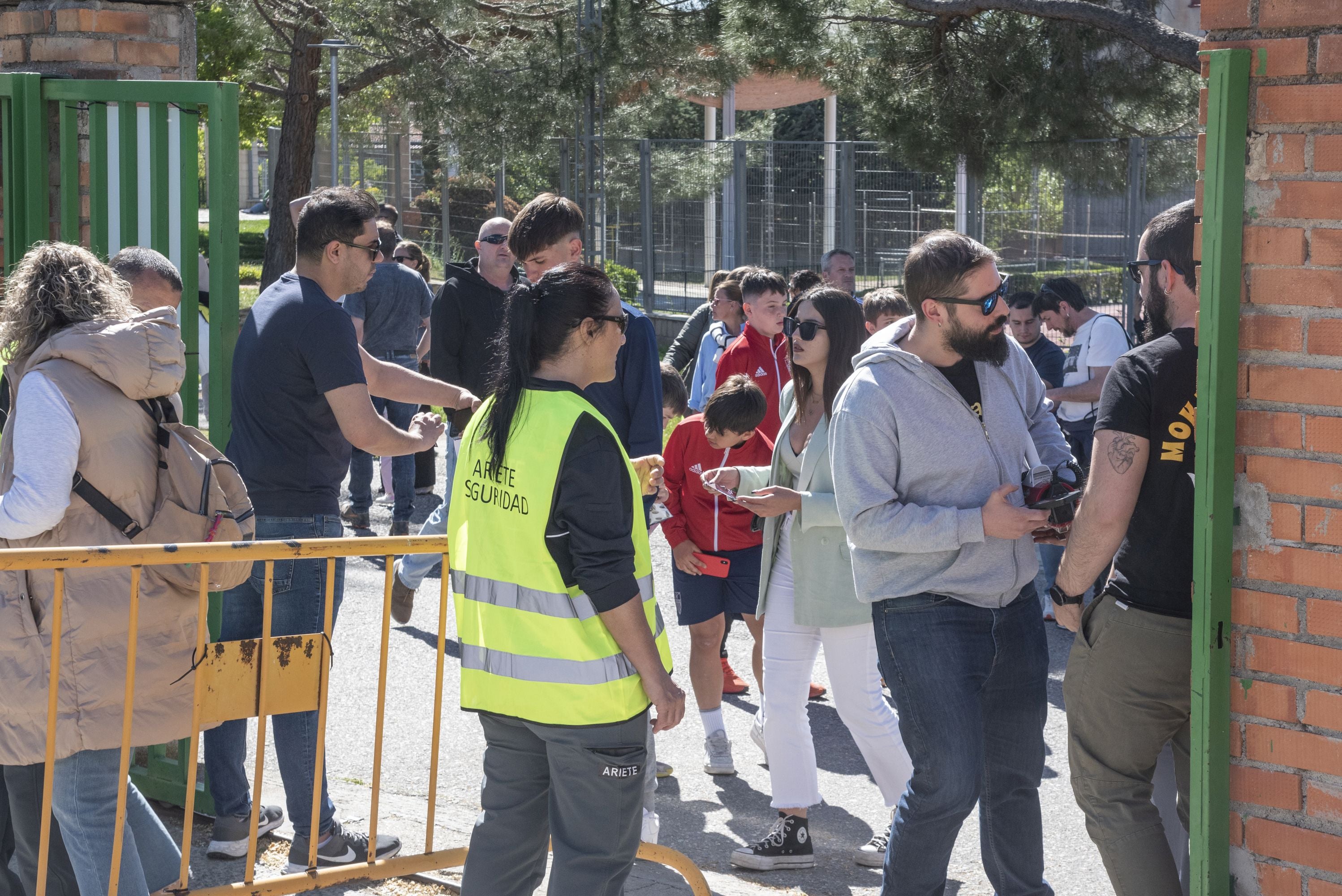 Búscate en las gradas de La Albuera