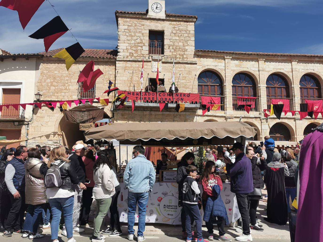 Éxito de público en el Mercado Comunero de Torrelobatón