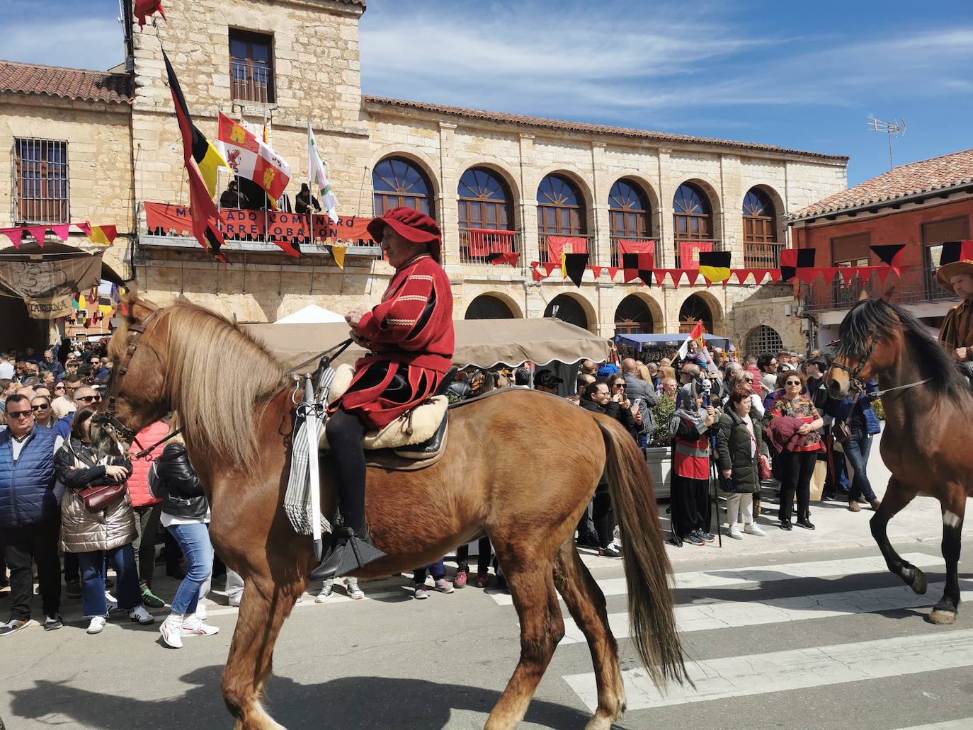 Éxito de público en el Mercado Comunero de Torrelobatón