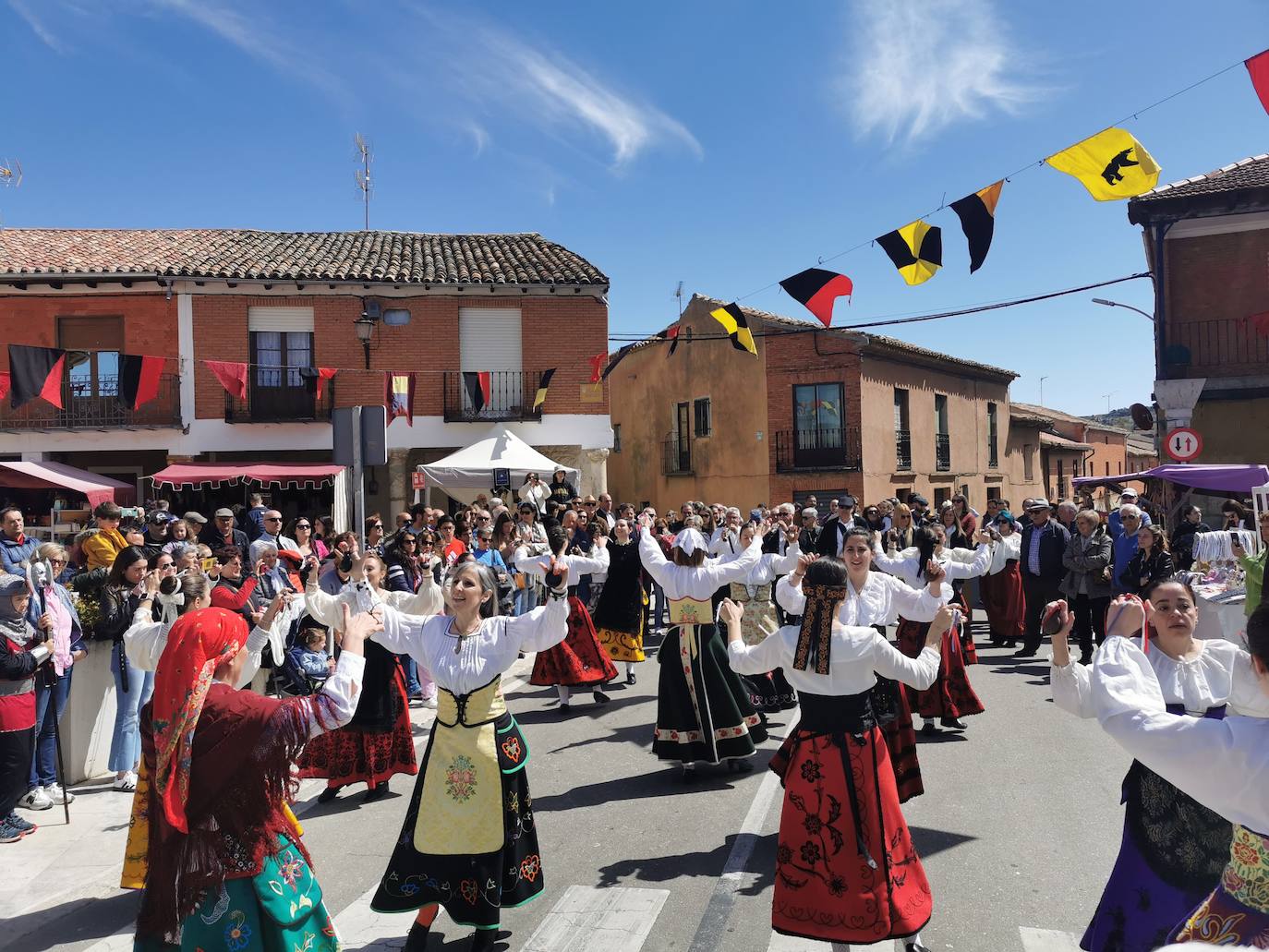 Éxito de público en el Mercado Comunero de Torrelobatón