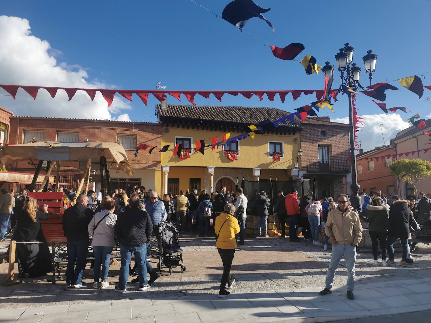 Éxito de público en el Mercado Comunero de Torrelobatón