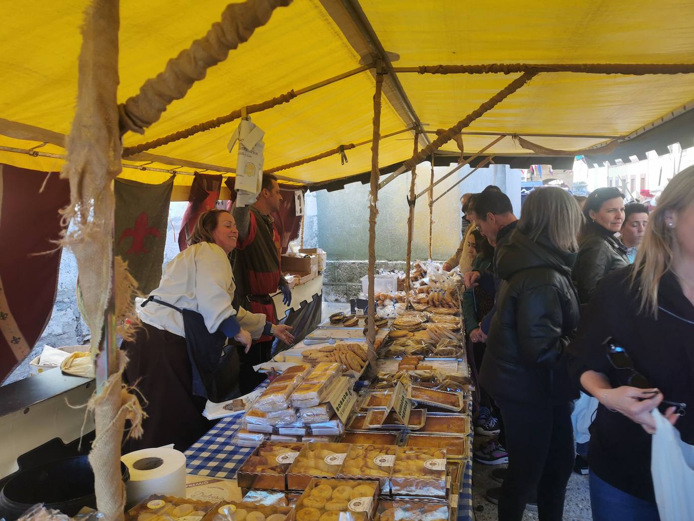 Éxito de público en el Mercado Comunero de Torrelobatón