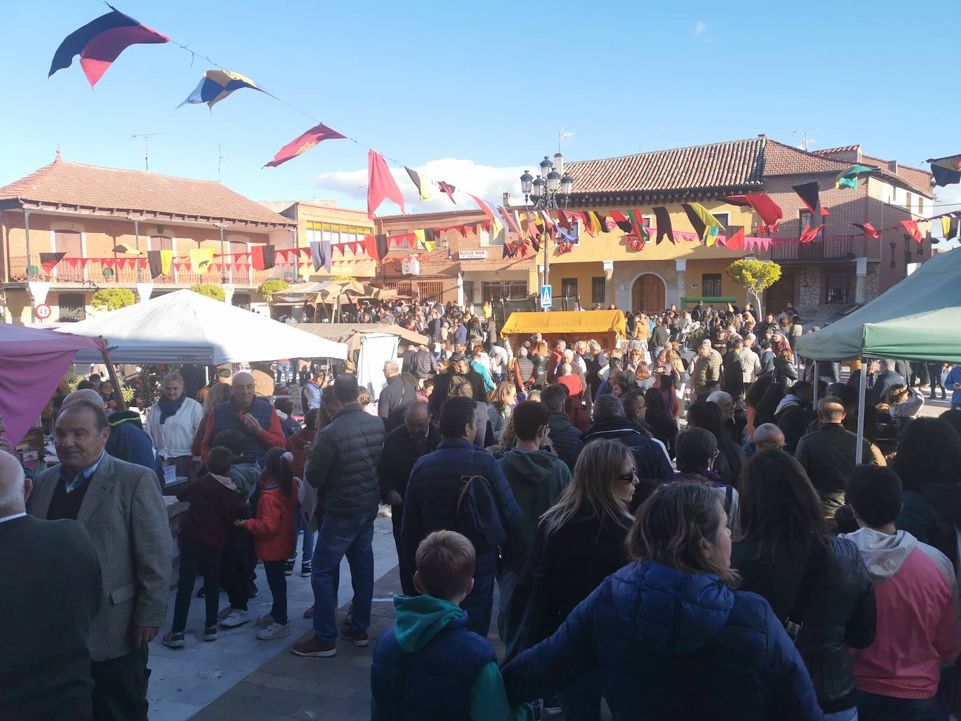 Éxito de público en el Mercado Comunero de Torrelobatón