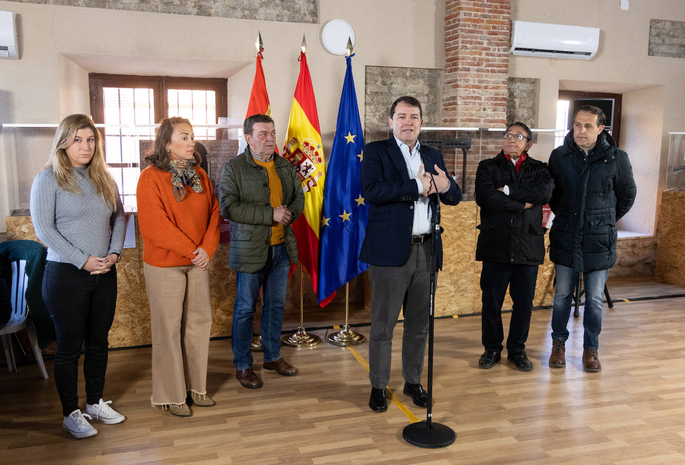 Alfonso Fernández Mañueco, comparece en el Ayuntamiento de Villalar de los Comuneros.