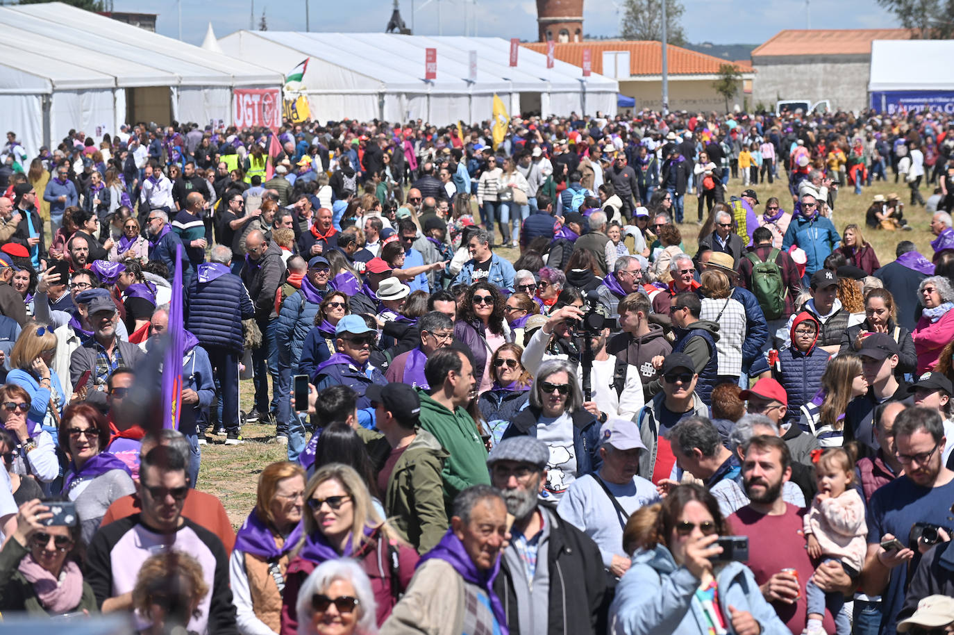 Miles de personas disfrutan en Villalar del Día de Castilla y León