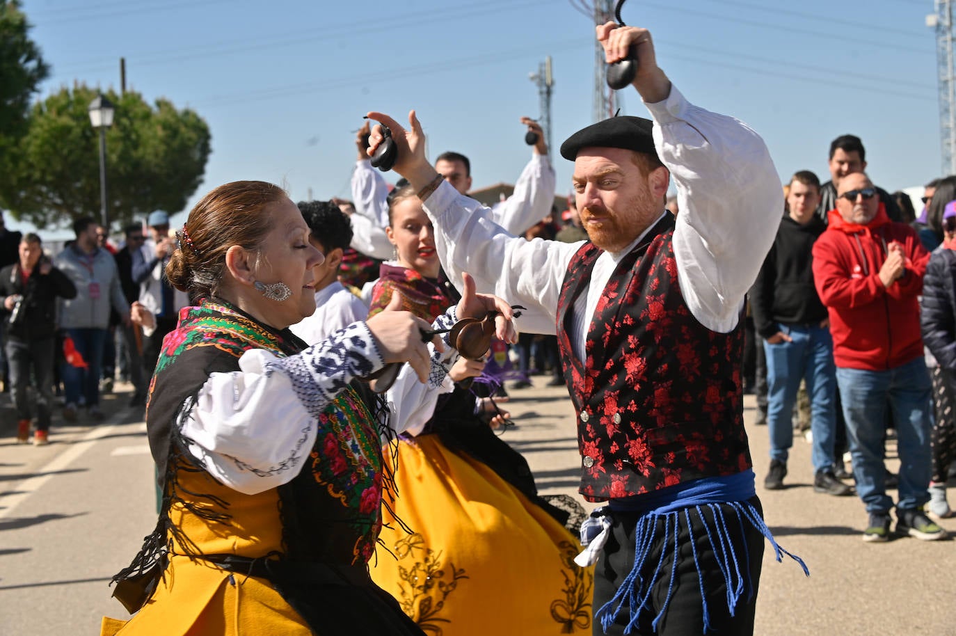 Miles de personas disfrutan en Villalar del Día de Castilla y León