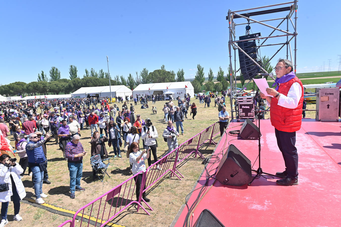 Miles de personas disfrutan en Villalar del Día de Castilla y León