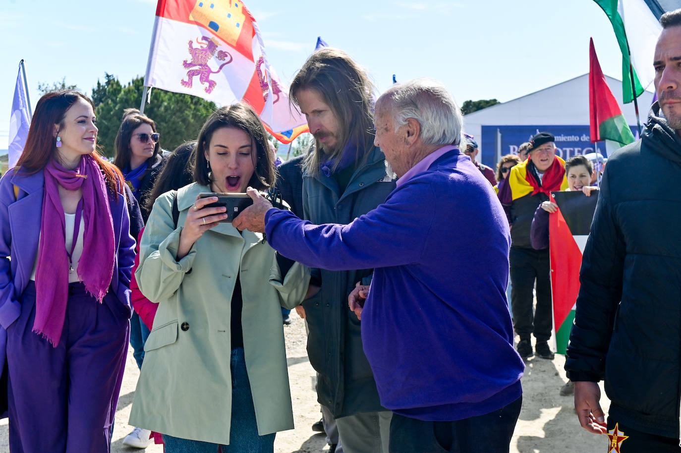 Miles de personas disfrutan en Villalar del Día de Castilla y León