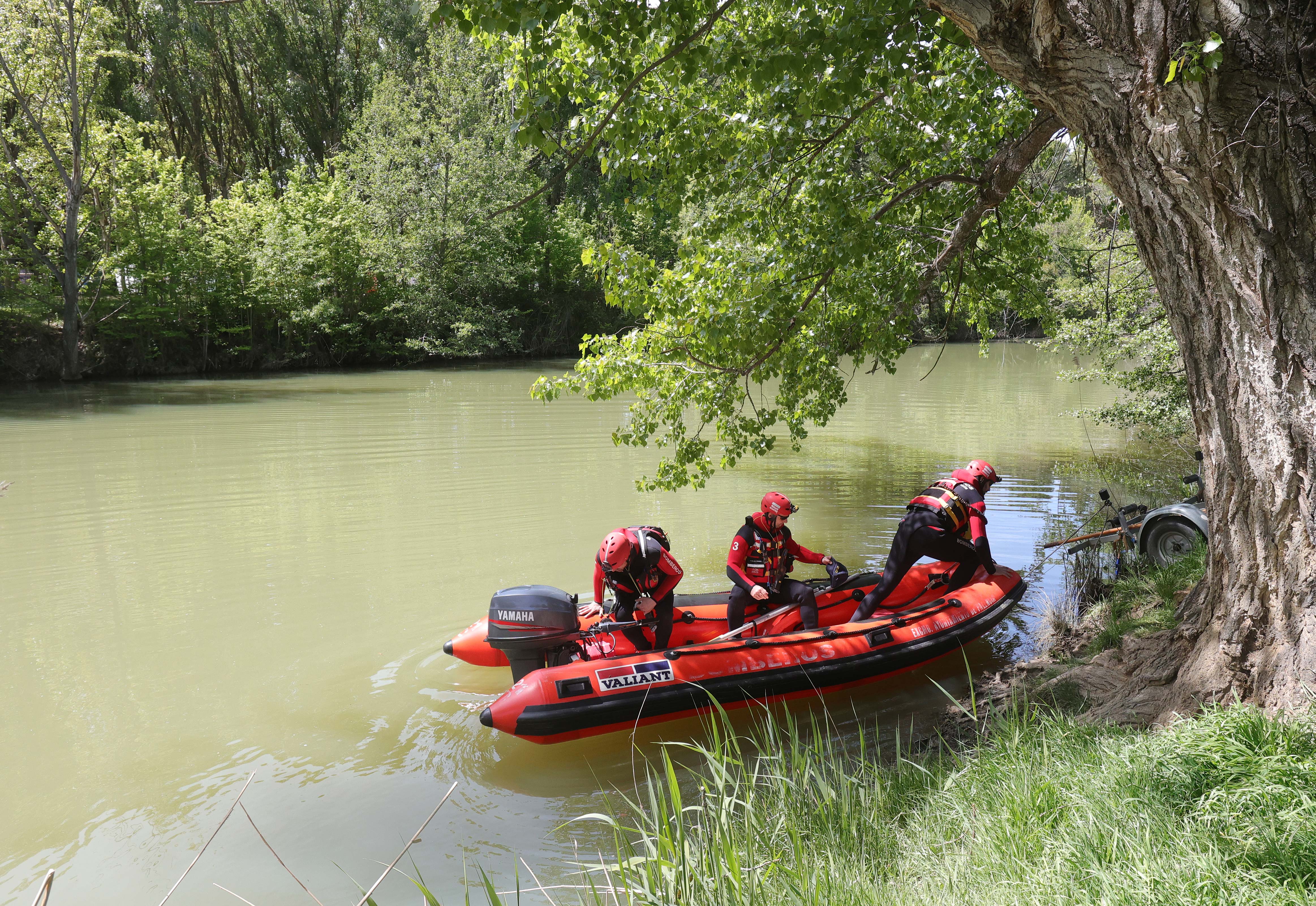 Bomberos buscan a un anciano en las inmediaciones del río Carrión