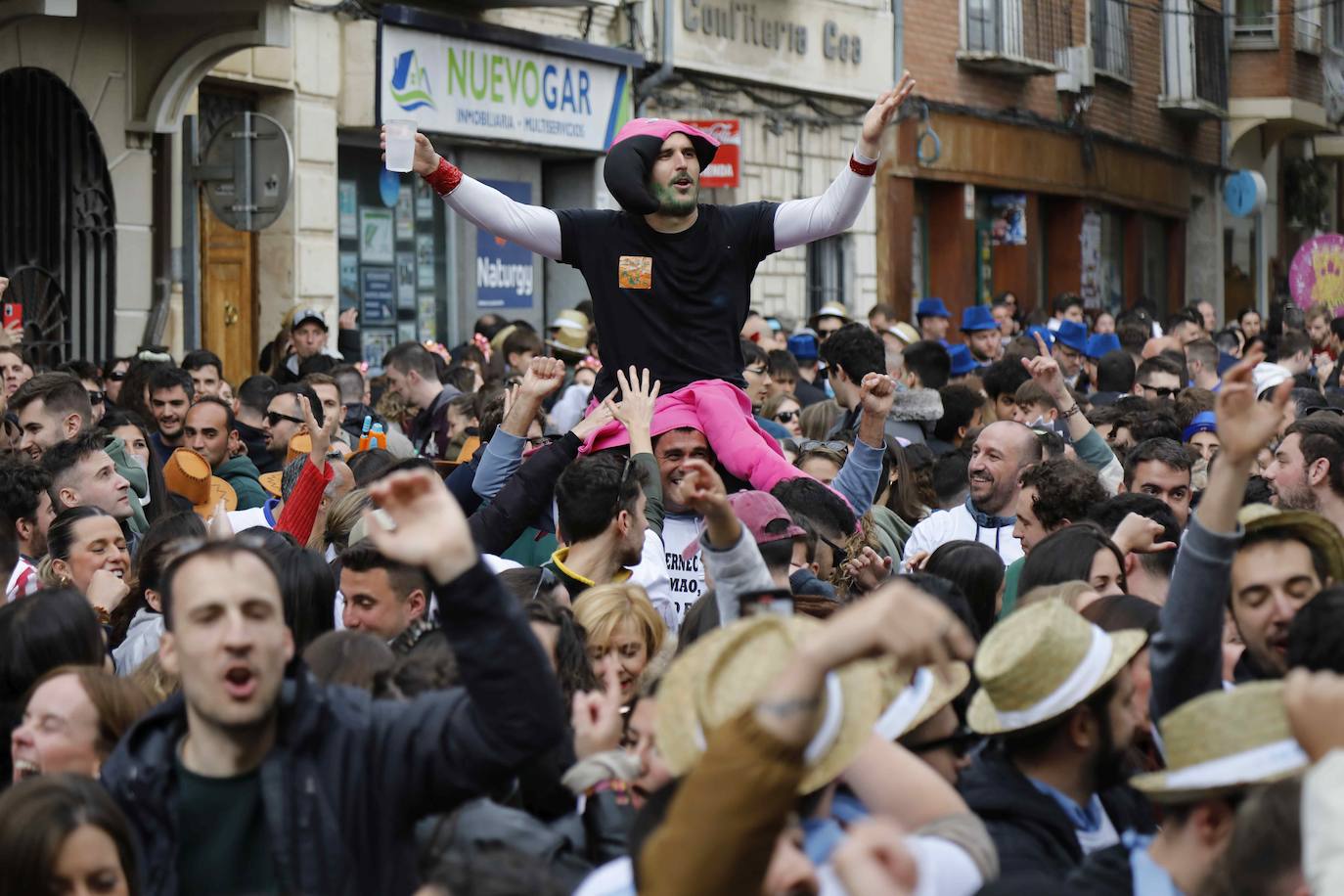 Las charangas de Peñafiel, en imágenes