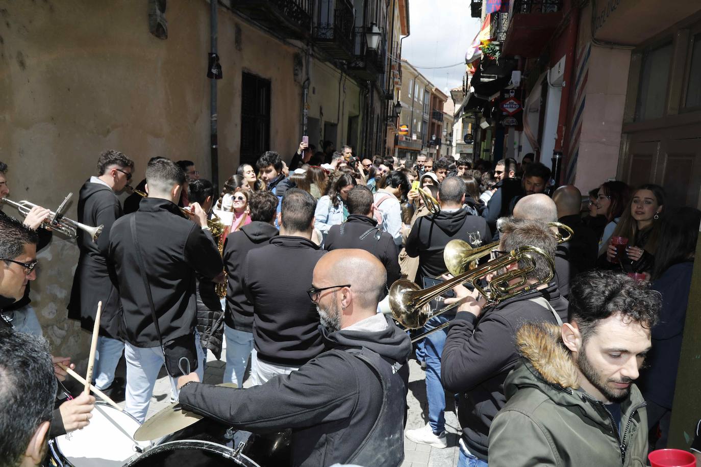 Las charangas de Peñafiel, en imágenes