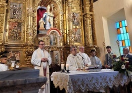 El arzobispo de Valladolid, Luis Argüello, presidió este sábado la misa.