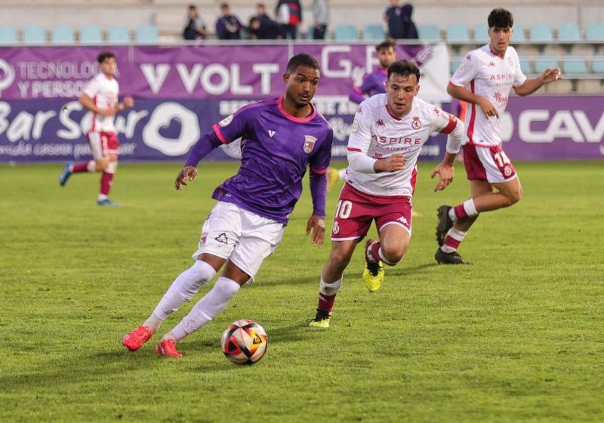 Imagen del partido en La Balastera entre el Palencia CF y el Júpiter.