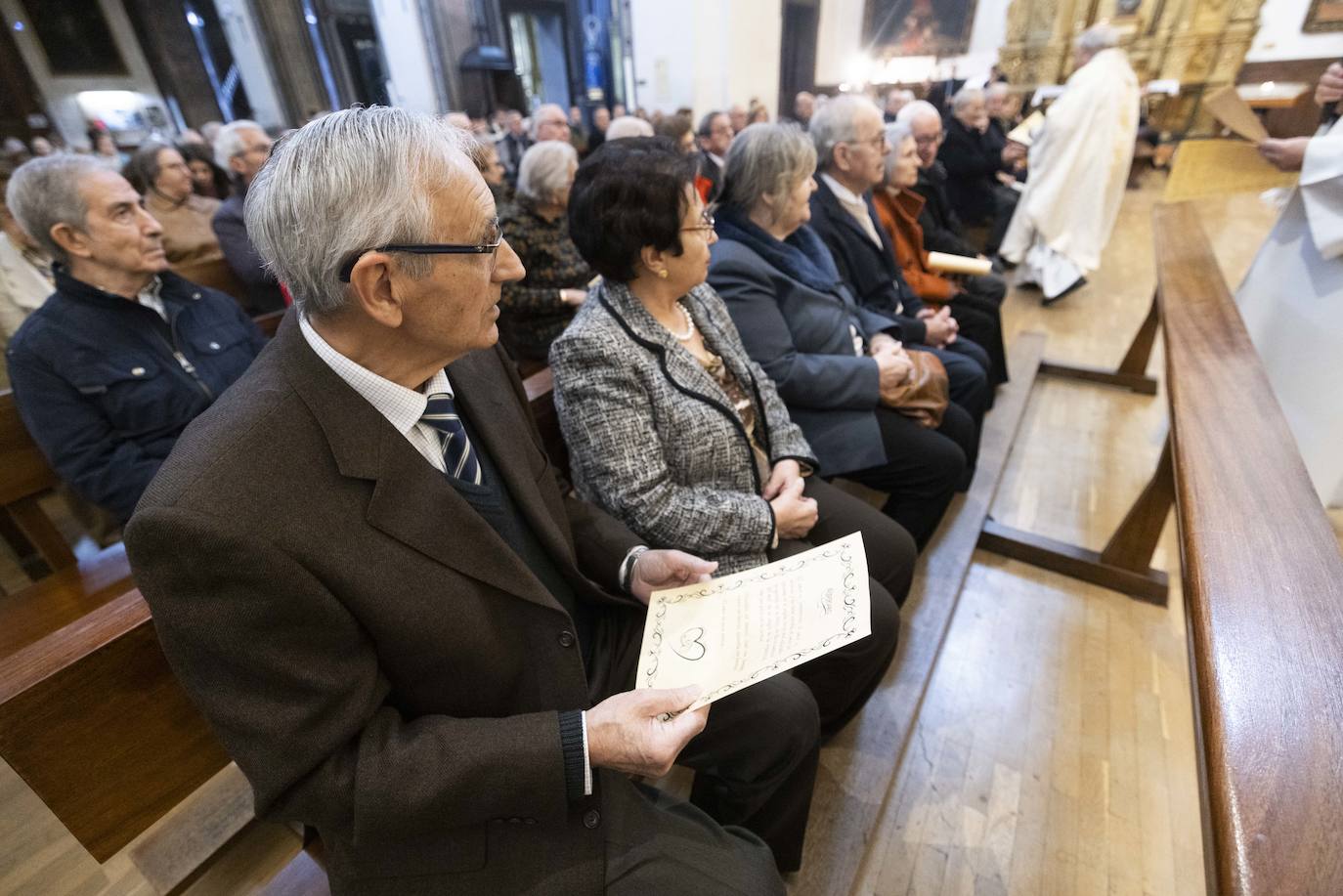 Las bodas de oro y de plata de 22 matrimonios, en imágenes