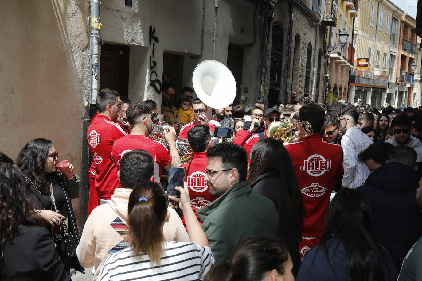 La segunda jornada de charangas de Peñafiel, en imágenes