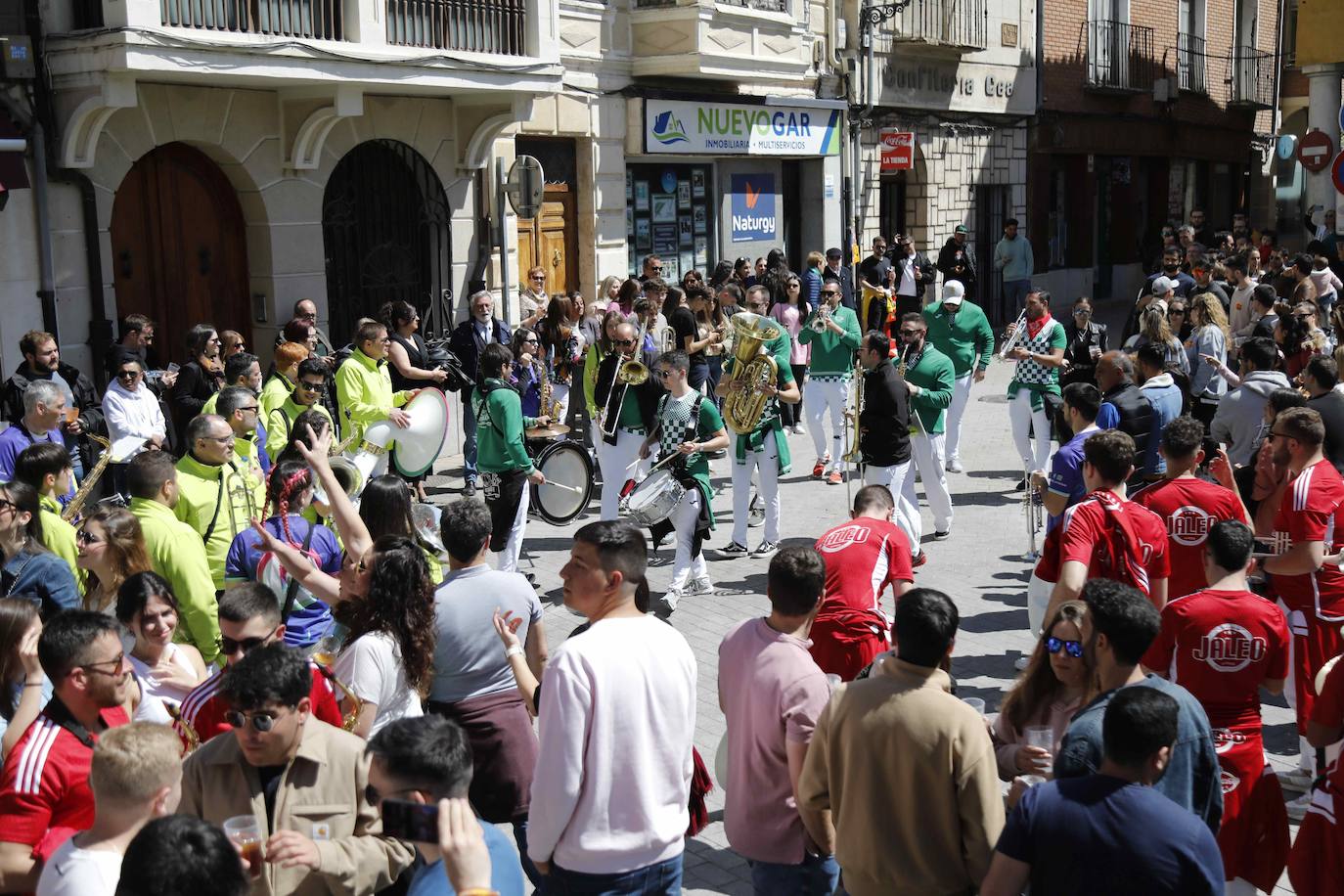 La segunda jornada de charangas de Peñafiel, en imágenes