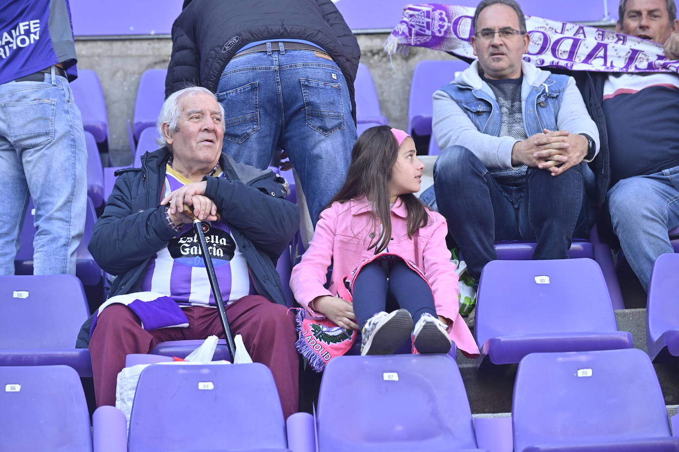 Búscate en la grada del estadio José Zorrilla (1/4)