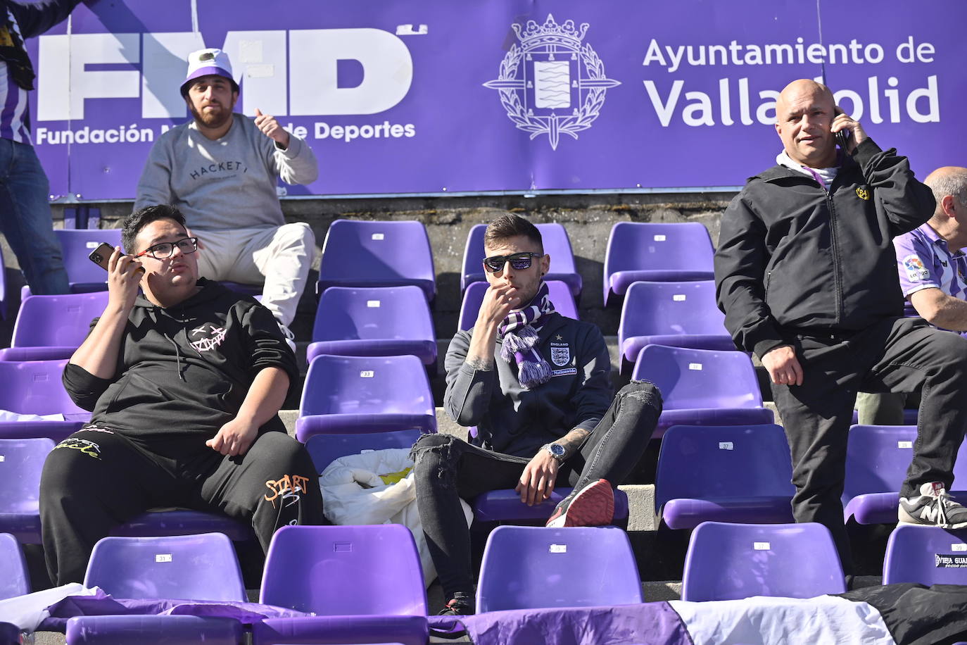 Búscate en la grada del estadio José Zorrilla (1/4)