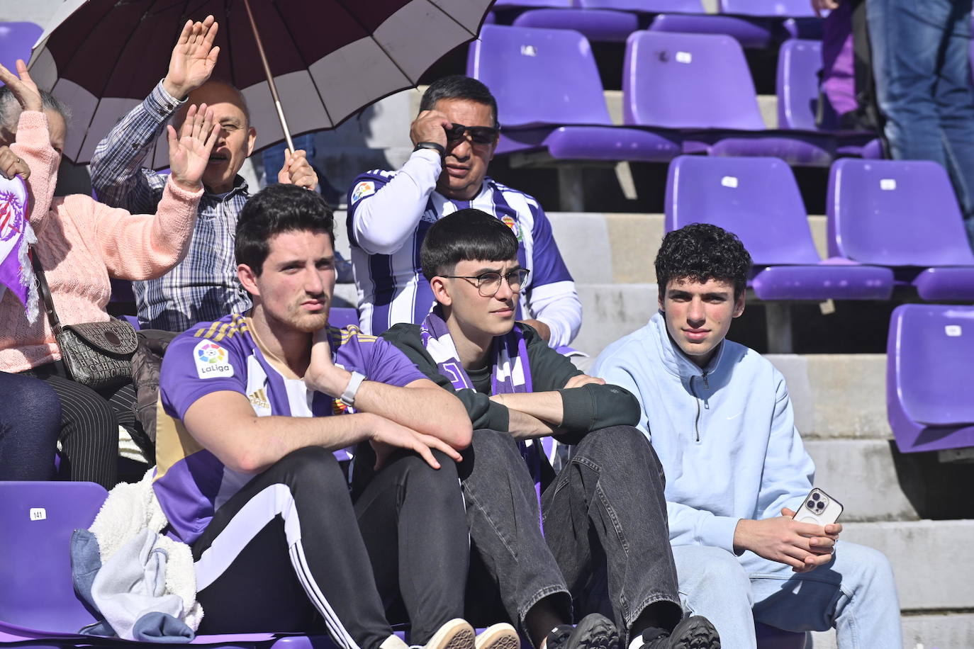 Búscate en la grada del estadio José Zorrilla (2/4)