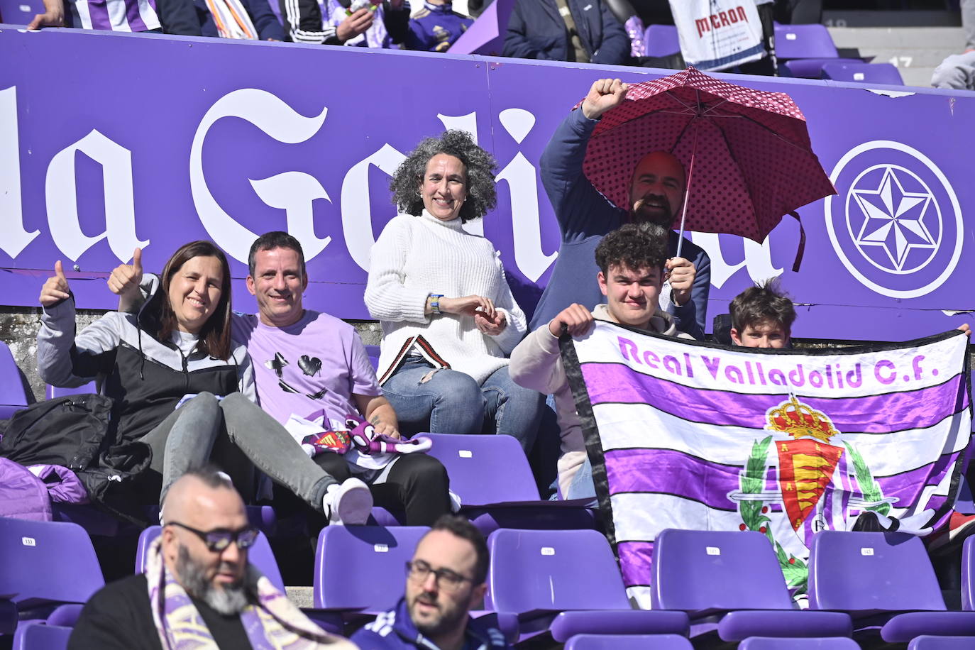 Búscate en la grada del estadio José Zorrilla (2/4)