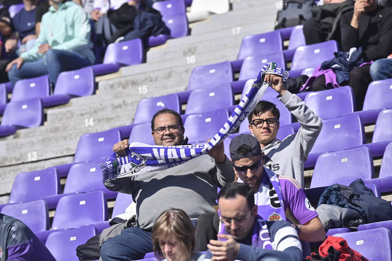 Búscate en la grada del estadio José Zorrilla (2/4)