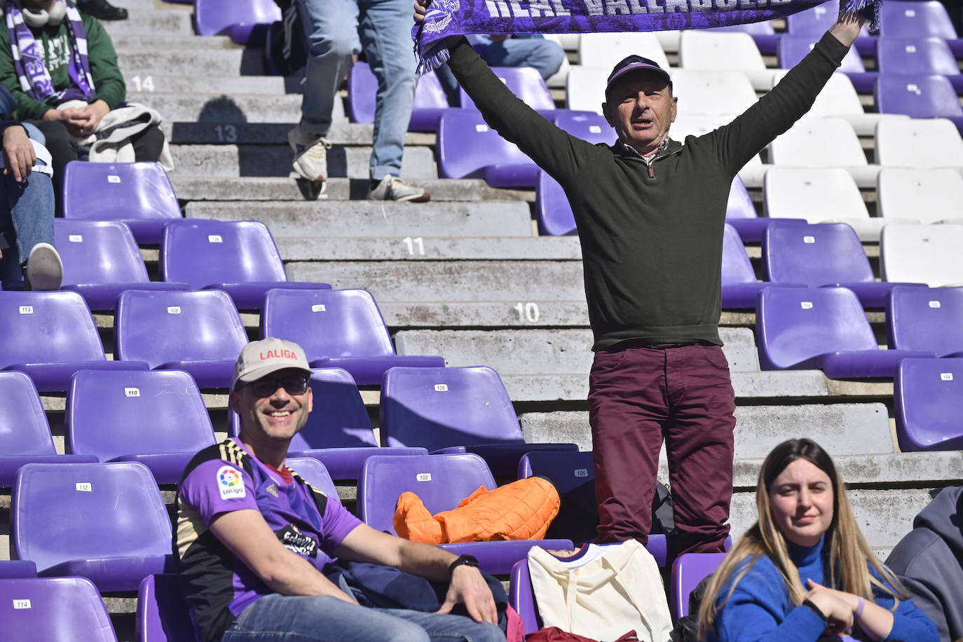 Búscate en la grada del estadio José Zorrilla (3/4)