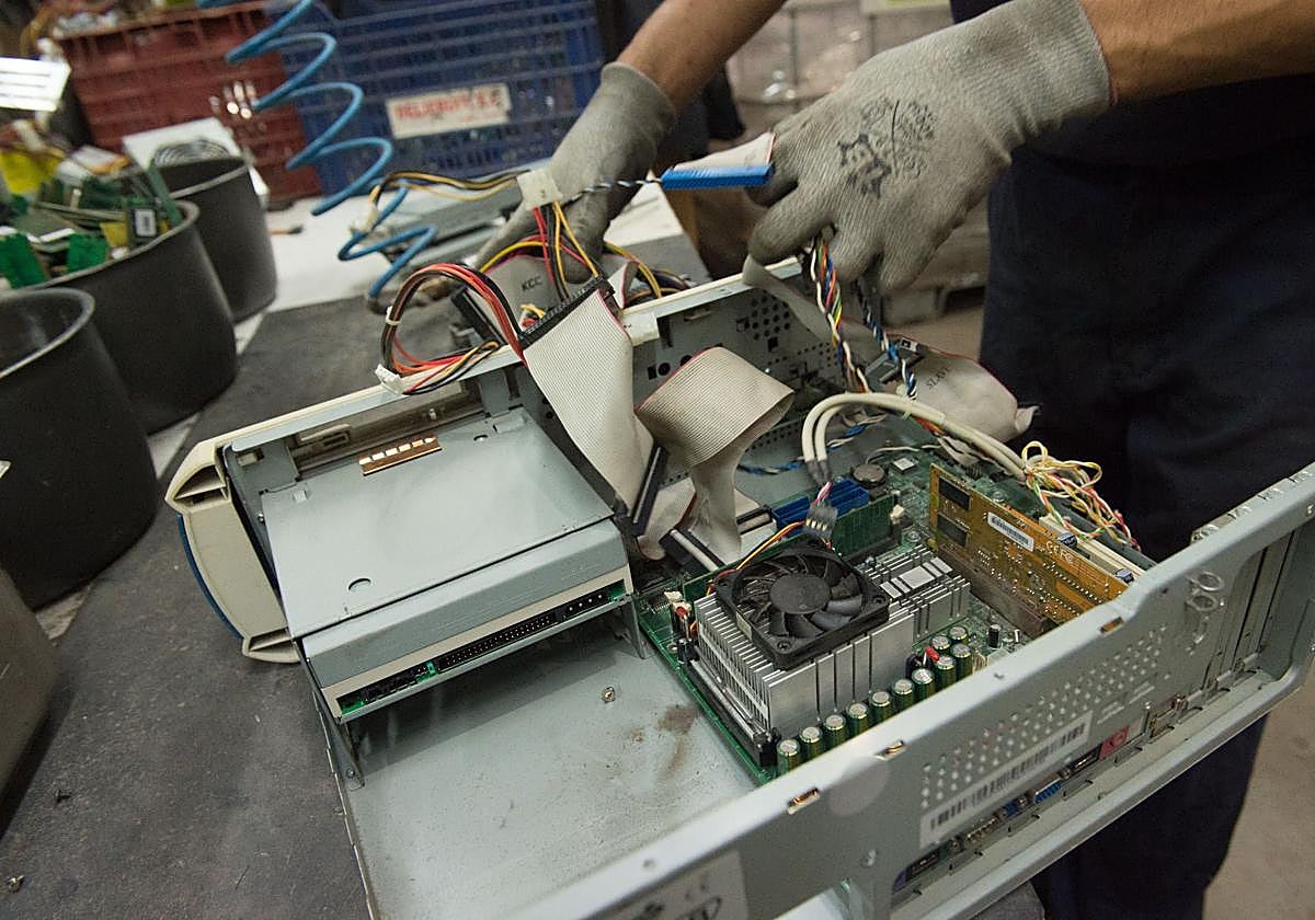 Centro de gestión de residuos electrónicos.