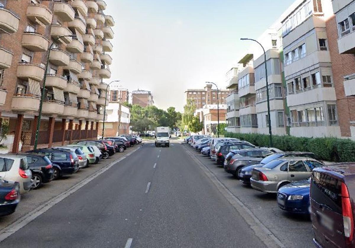 Calle Joaquín Velasco Martín, en las inmediacones donde se ha producido el accidente.