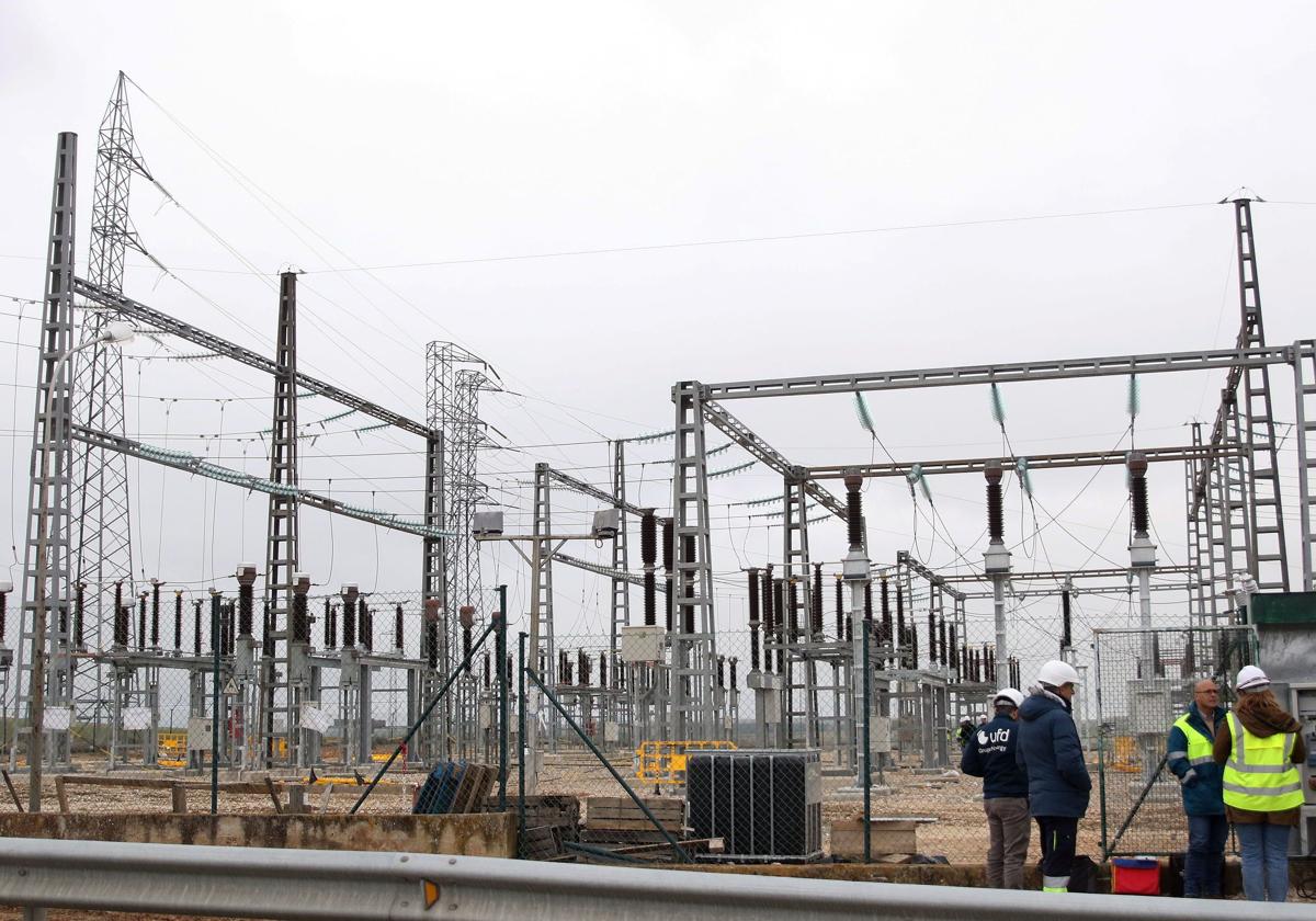 Instalación eléctrica de Perogordo desde donde se abastece a día de hoy, en antena, la subestación de Valverde del Majano.