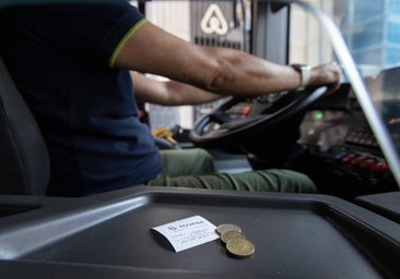 1.100 usuarios de Auvasa pagan en efectivo sus viajes en autobús cada día