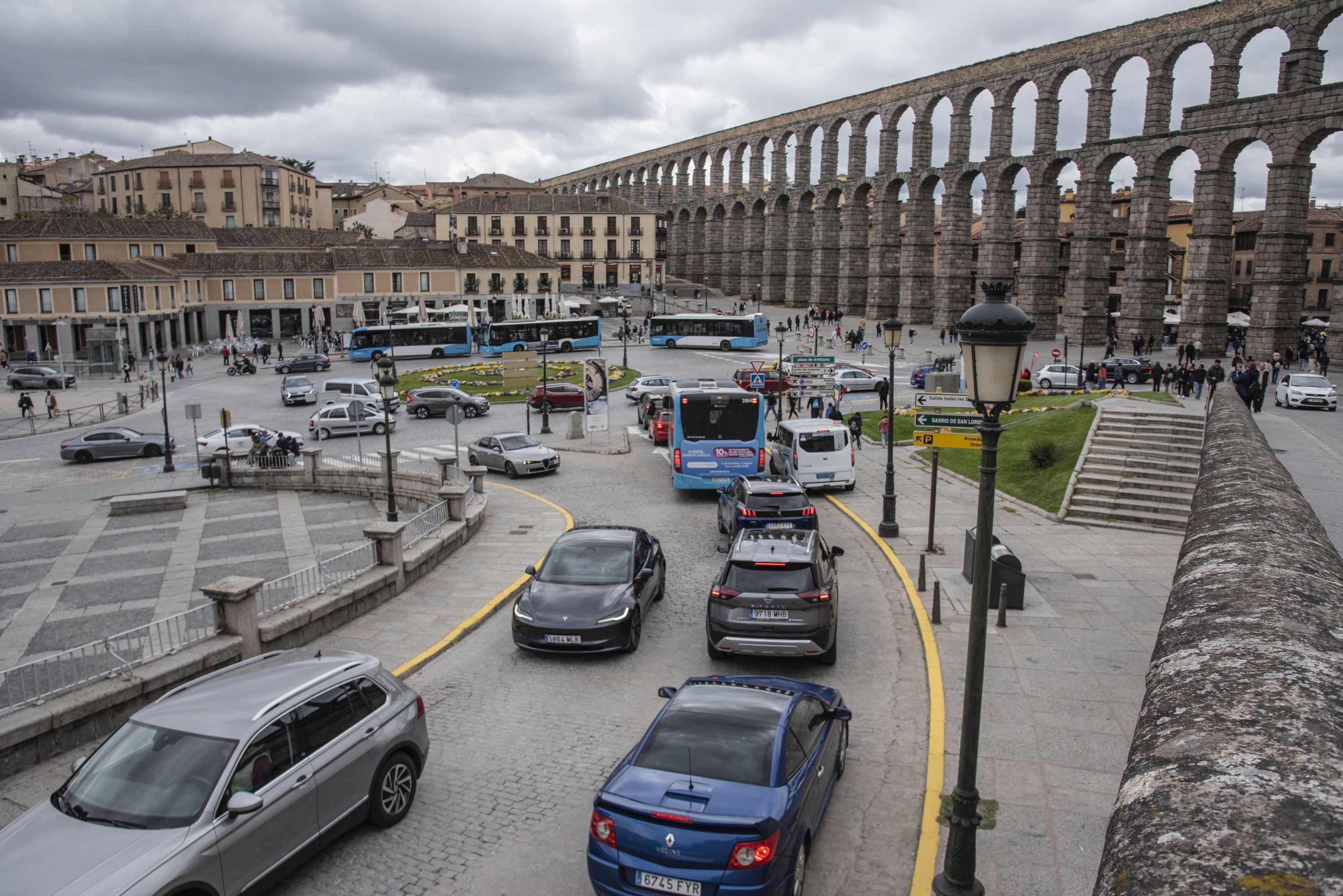 Fotografías de los atascos en Segovia este 2 de mayo