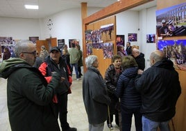 Asistentes a la inauguración de la exposición 'Un año en imágenes. 2023' en Sebúlcor