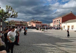 Cientos de personas, en el Toro de la Cruz de Coca, esta tarde.
