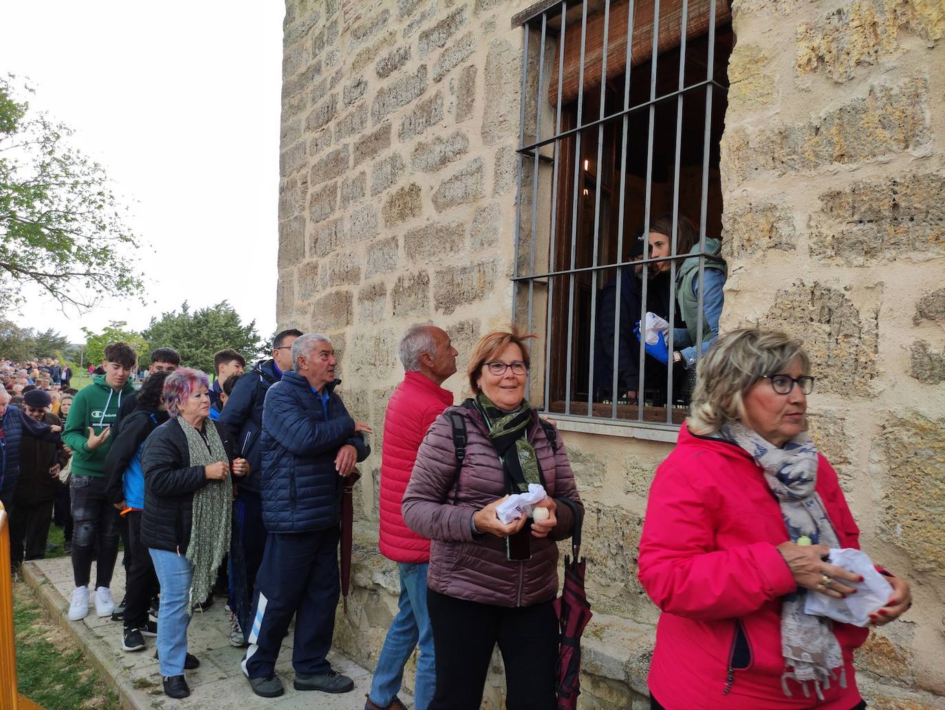 Fiesta en la ermita de Torre Marte a pesar de la lluvia