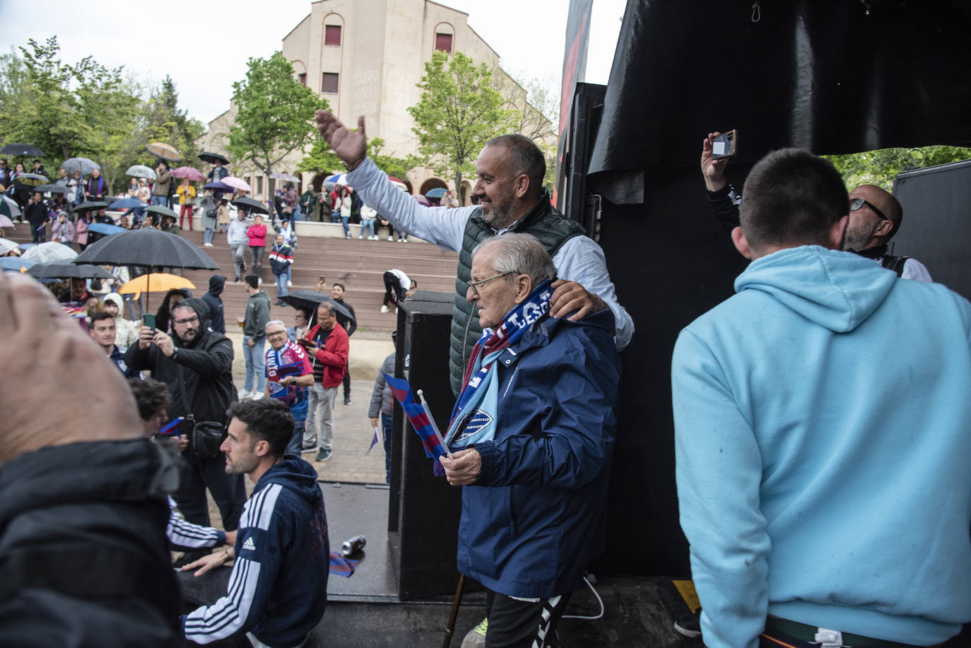 Las fotos de la celebración del ascenso en la plaza de la Segoviana