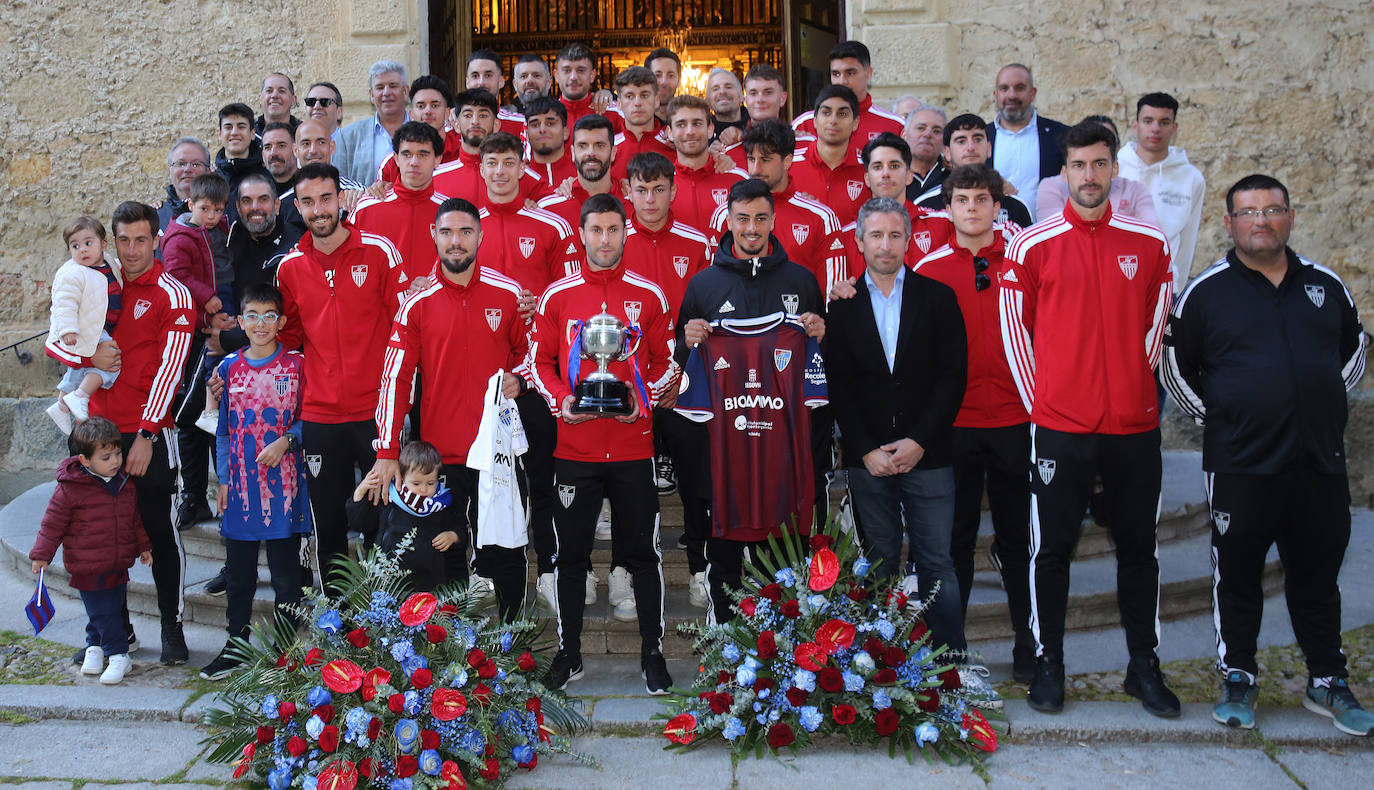 Las fotos de la celebración de la Segoviana en la Plaza Mayor