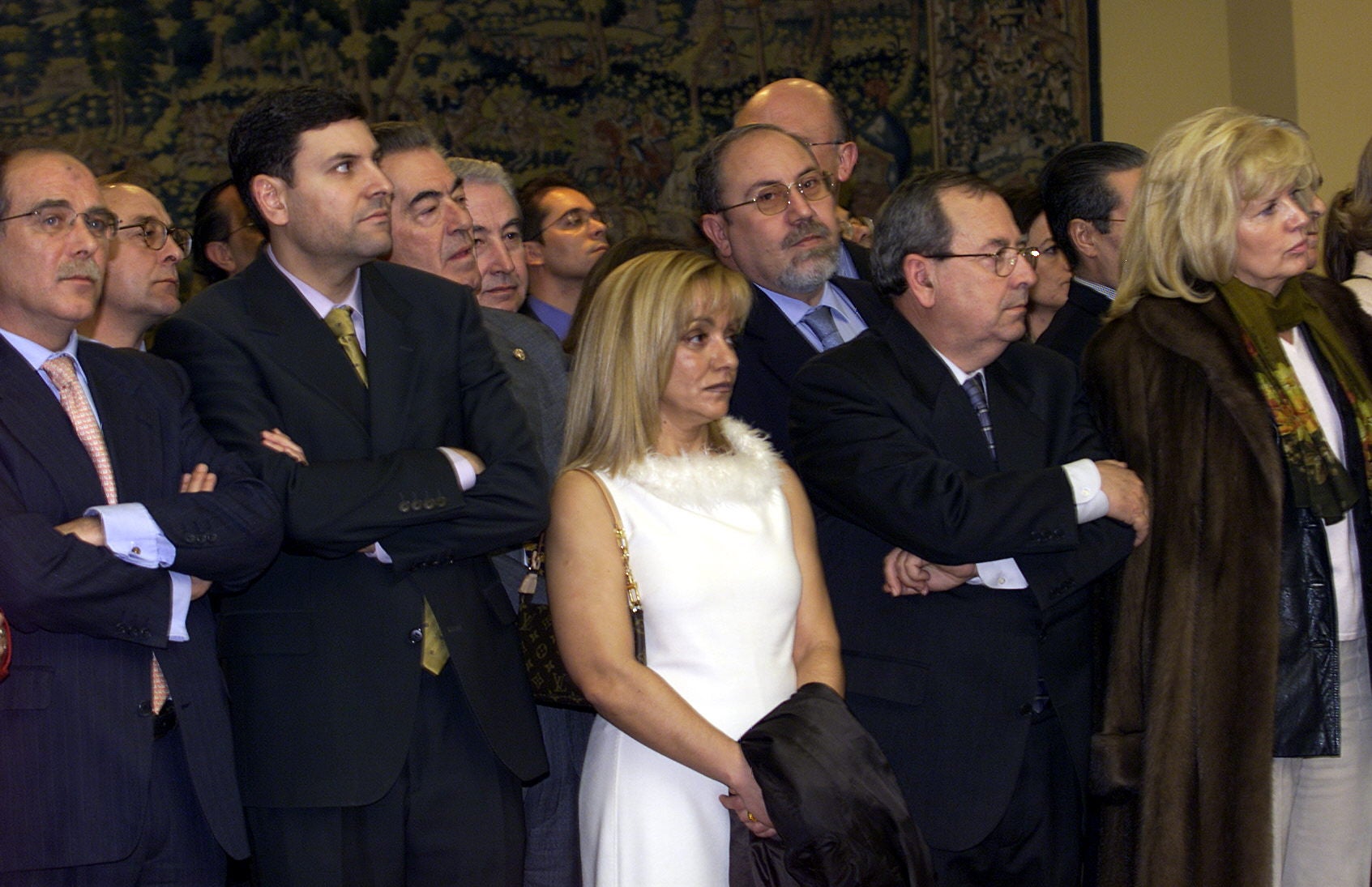 Fernández Carriedo, Isabel Carrasco y José Valín durante la toma de posesión en el Palacio de la Zarzuela de Juan José Lucas como nuevo ministro de la Presidencia, en febrero de 2001.