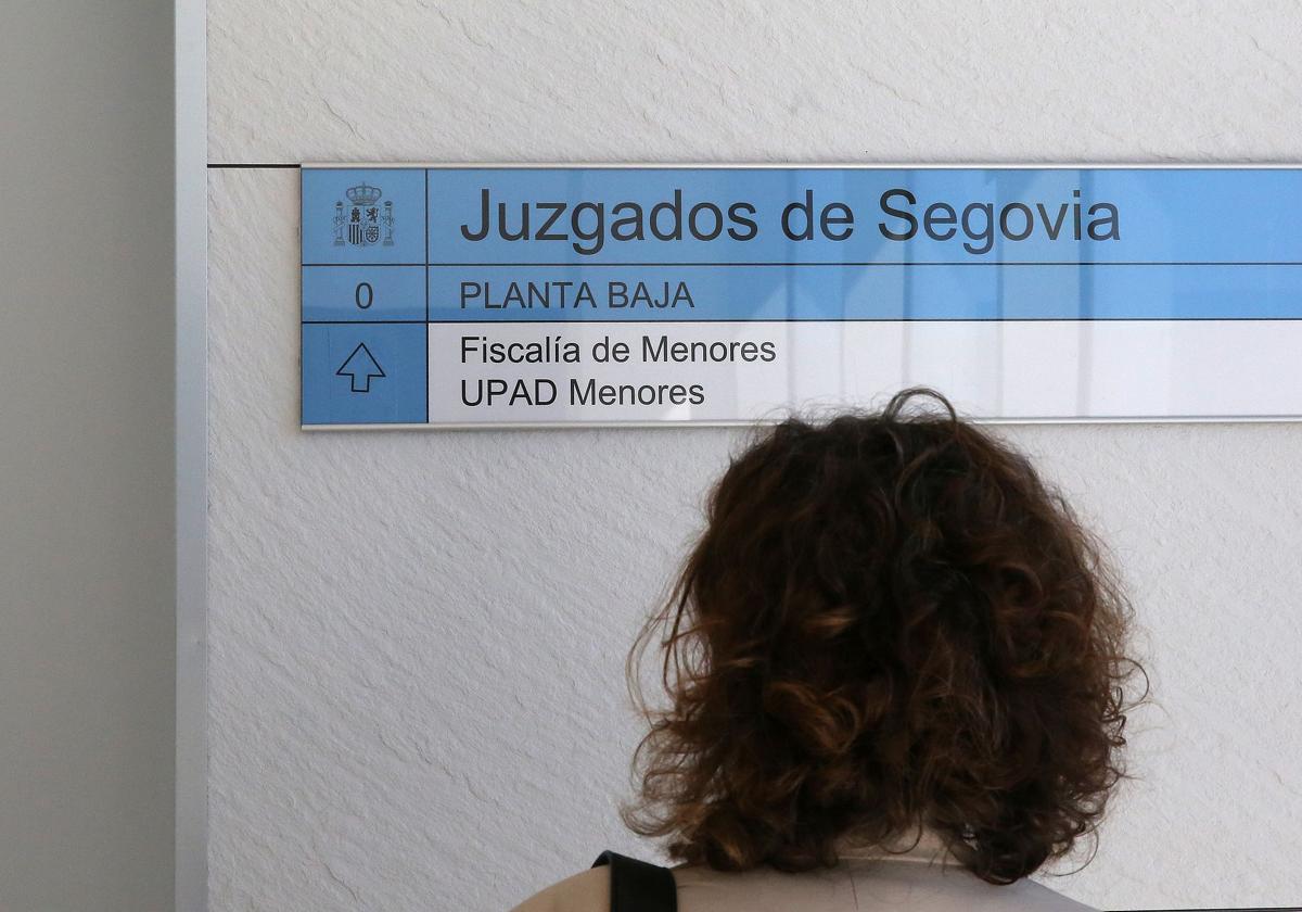 Entrada al juzgado de Menores en la ciudad de Segovia.