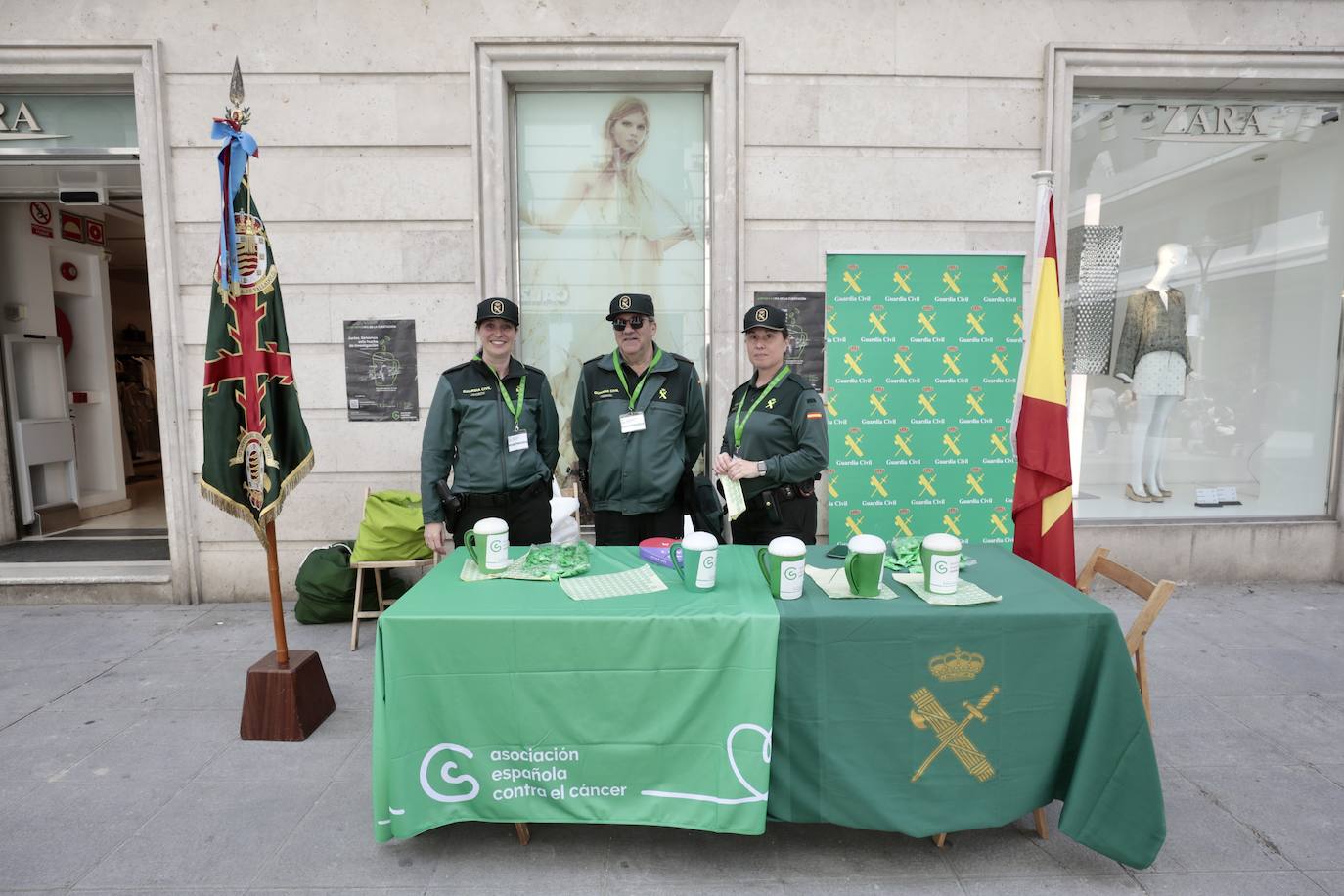 La cuestación contra el cáncer en Valladolid, en imágenes