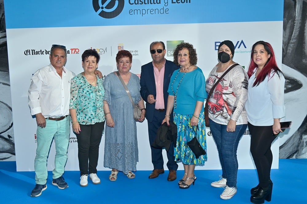 Florencio Descalzo, Rocío Vaquero, Azucena Vaquero, Miguel Ángel Rodríguez, Paula Descalzo, Isabel Pariente y Socorro Vaquero.