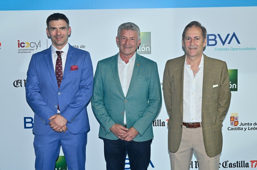 Carlos González, Sarbelio Fernández (alcalde de Arroyo de la Encomienda) y Antonio Subrá.