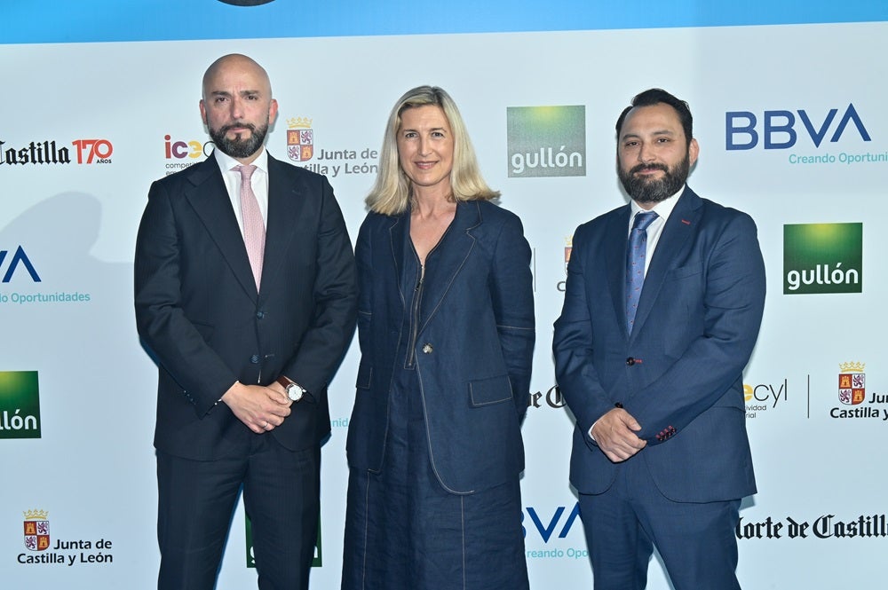 David Fermiñán, Mayte Zamorano y Víctor Sanz.