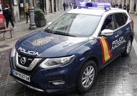 Imagen de archivo de un vehículo de la Policía Nacional en Palencia.