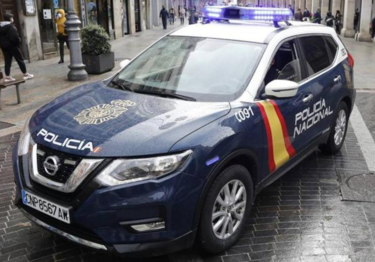 Imagen de archivo de un vehículo de la Policía Nacional en Palencia.